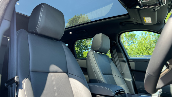 Land Rover Range Rover Velar 2.0 D200 MHEV Belgravia Edition 5dr Auto Diesel Estate - Image 31